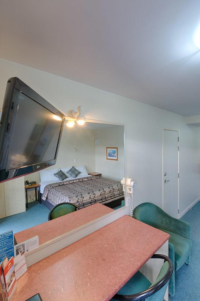 Bella Vista Motel 4*
