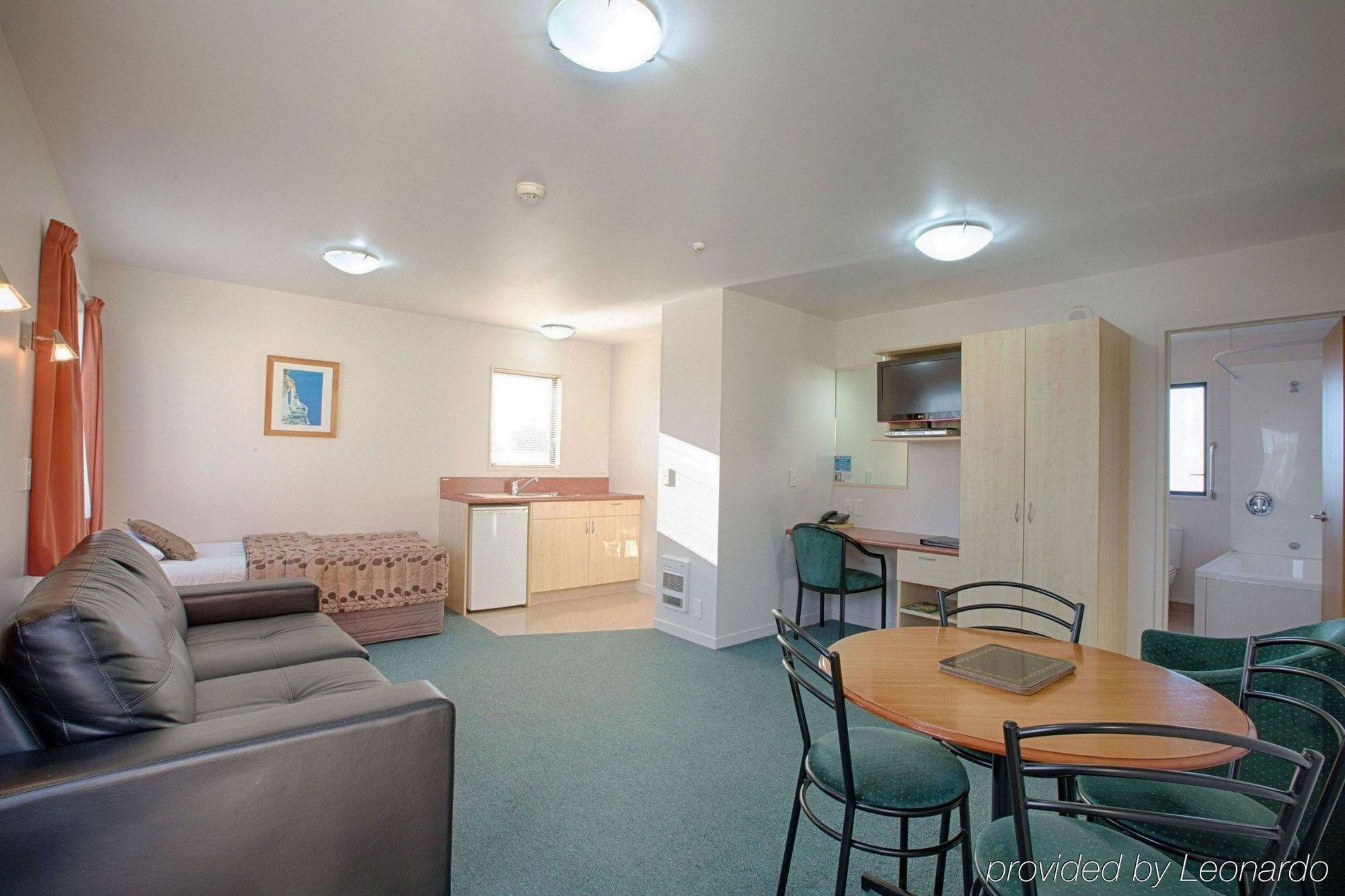 Bella Vista Motel 4*