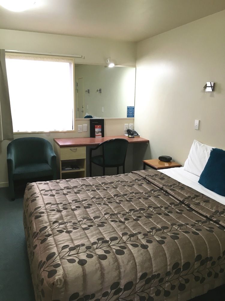 Bella Vista Motel 4*